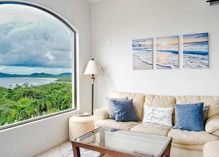 Walk To The Beach & Town! Tamarindo Condo