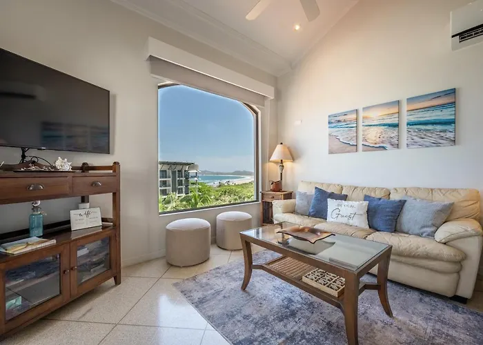 Walk To The Beach & Town! Tamarindo Condo