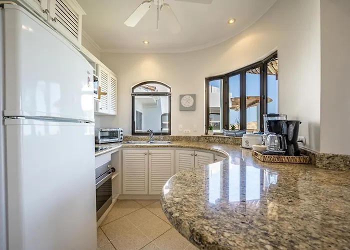 Сasa de vacaciones Walk To The Beach & Town! Tamarindo Condo Tamarindo