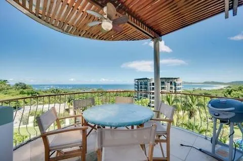 Walk To The Beach & Town! Tamarindo Condo Tamarindo