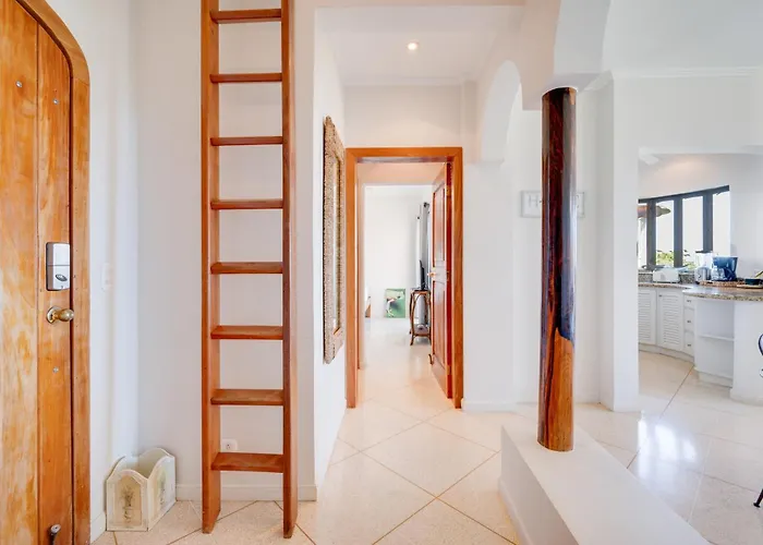 Walk To The Beach & Town! Tamarindo Condo * Tamarindo