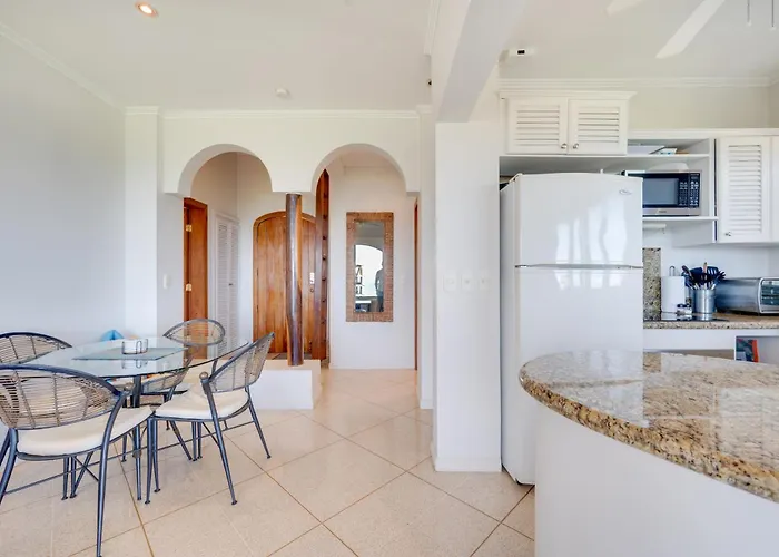 Сasa de vacaciones Walk To The Beach & Town! Tamarindo Condo *