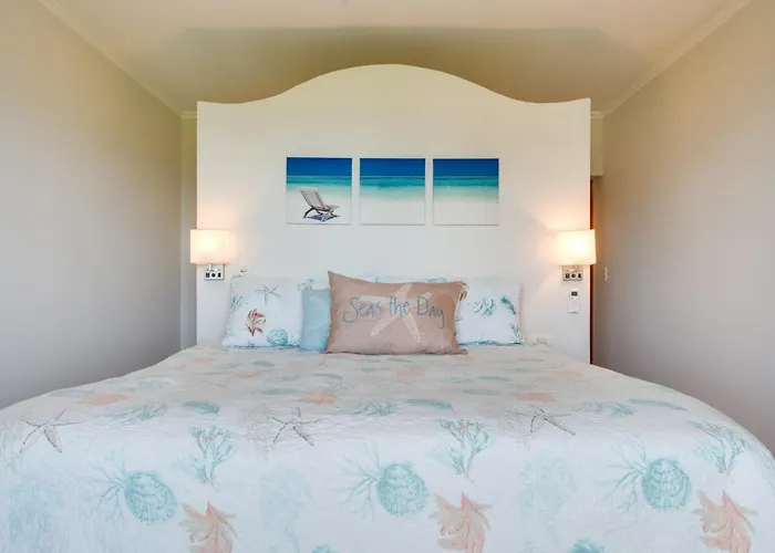 Walk To The Beach & Town! Tamarindo Condo