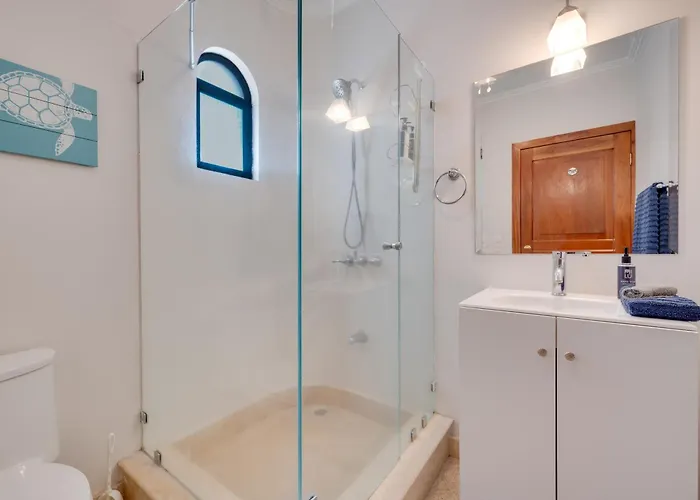 Walk To The Beach & Town! Tamarindo Condo * Tamarindo
