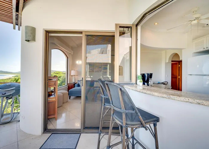 Walk To The Beach & Town! Tamarindo Condo